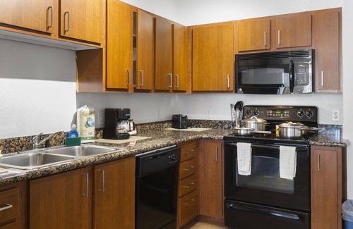 Glendale Sports and Entertainment District Hotel | Hotel ∙ Private 2BR Condo in Zone Westgate with Balcony & Pool