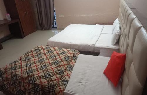 Clement Town Hotel | Hotel Queens Pearl Inn