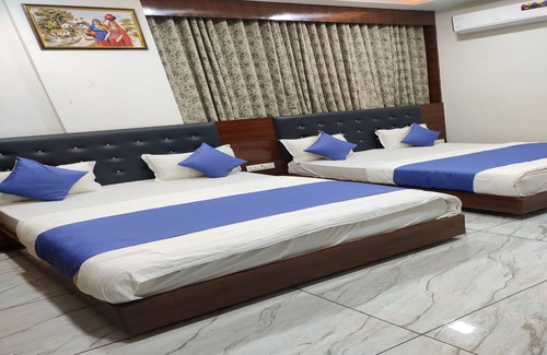 Vadodara Hotel | Hotel R R One