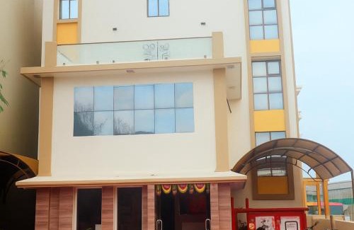 Somnath Hotel | Hotel Radhika