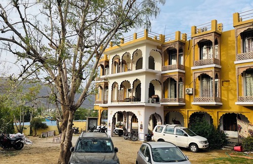 Pushkar Hotel | Hotel radhika palace pushkar