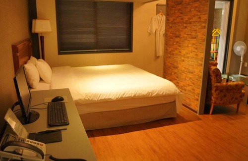 Changnyeong Hotel | Hotel Rainbow