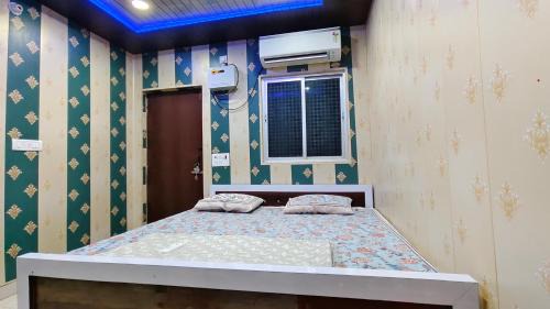 Faizabad House | Hotel Raju Homestay Ayodhya 150 Meters from Shree Ram Janmbhoomi Temple 200 Meters from Ayodhya Dham Railway Station