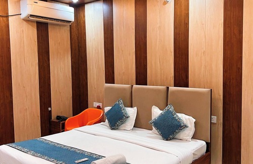 Ayodhya Hotel | Hotel Ramayana Grand Near Ram Mandir