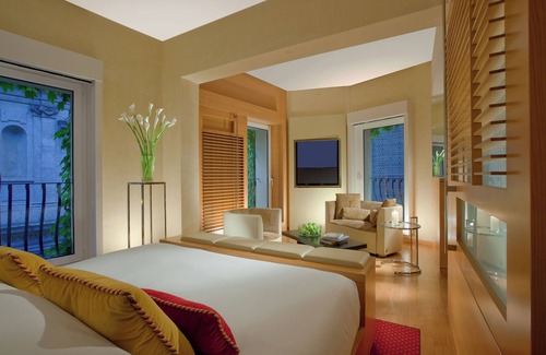 Rione V Ponte Hotel | Hotel Raphaël – Relais & Châteaux
