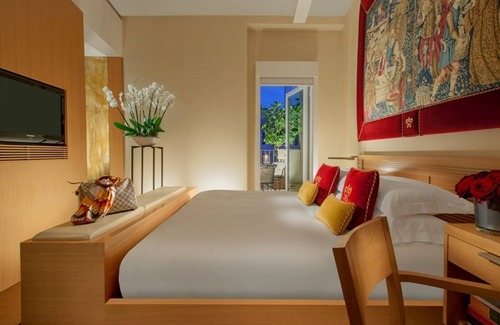 Rione V Ponte Hotel | Hotel Raphaël – Relais & Châteaux