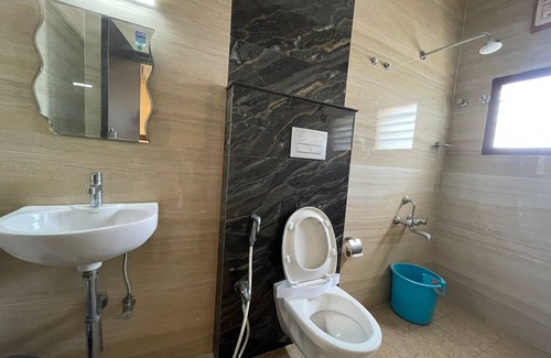 Pallavaram Hotel | Hotel Rathnavel Towers Annex