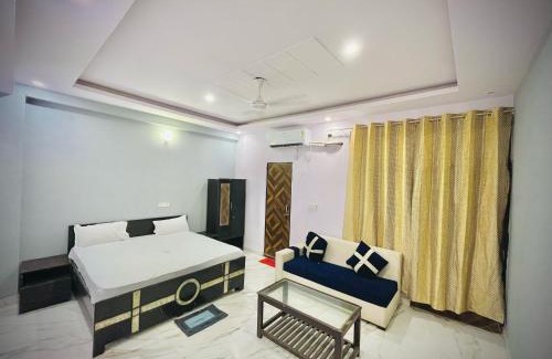 Faridabad House | Hotel regal garden