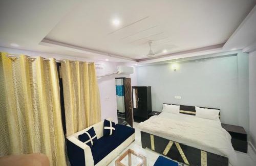 Faridabad House | Hotel regal garden