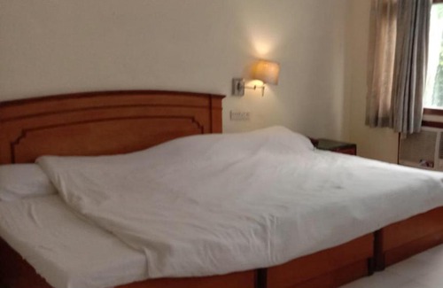 Rakabganj Hotel | Hotel Regency By WB Inn