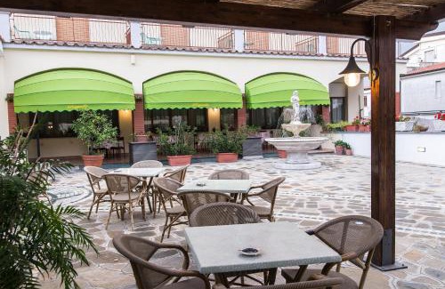Sant'Agata sui Due Golfi Hotel | Hotel Reginella