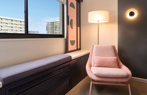 Waikiki Hotel | Hotel Renew