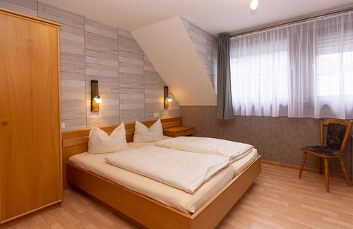 Zeltingen-Rachtig Hotel | Hotel-Restaurant Ehses