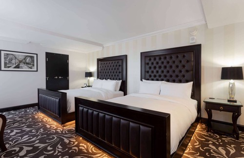 Fond du Lac Hotel | Hotel Retlaw, Trademark Collection by Wyndham