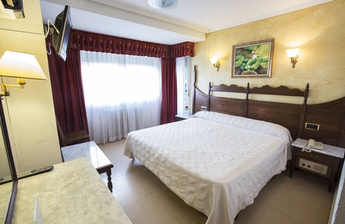 Alamedilla Hotel | Hotel Reyes Catolicos