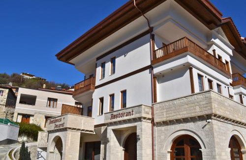 Berat Hotel | Hotel Rezidenca Desaret