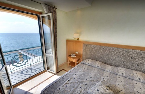 Gizzeria Hotel | Hotel Ristorante La Lampara