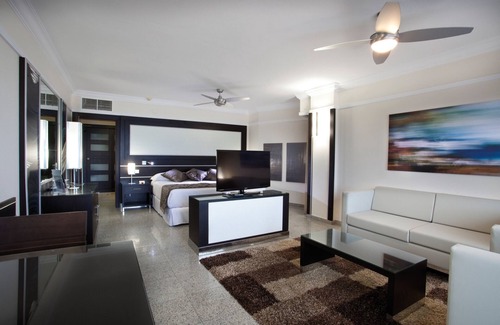 Carihuela Hotel | Hotel Riu Nautilus - Adults Only