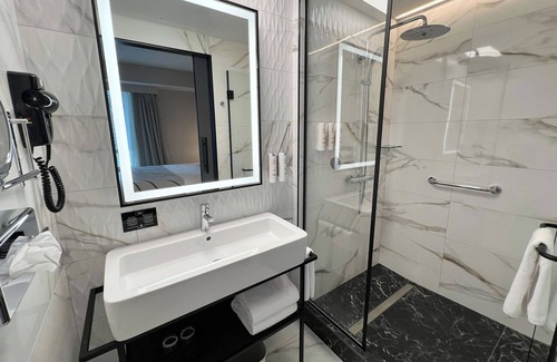 Downtown Toronto Hotel | Hotel Riu Plaza Toronto