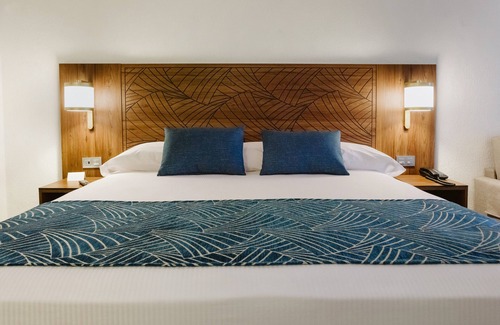 Flamingos Resort | Hotel Riu Vallarta - All Inclusive