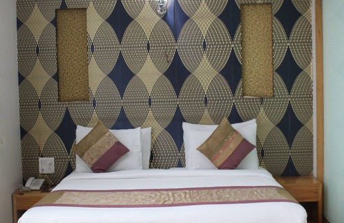 Okhla Hotel | Hotel River view