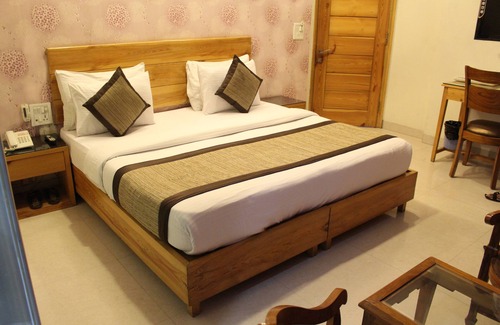 Okhla Hotel | Hotel River view
