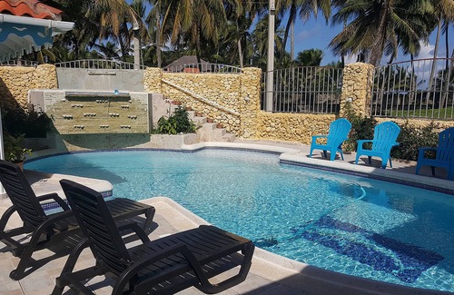 Cabarete Apartment | Hotel room with private bathroom on quiet sandy beach! Pool/WiFi/TV/breakfast