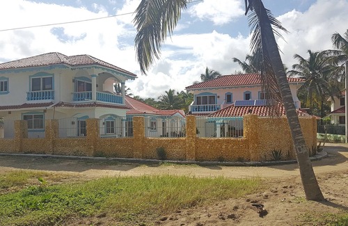 Cabarete Apartment | Hotel room with private bathroom on quiet sandy beach! Pool/WiFi/TV/breakfast