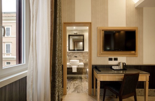 Rione XVIII Castro Pretorio Hotel | Hotel Royal Court