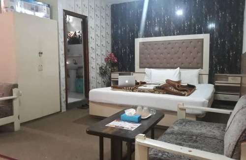 G-6 Sector Hotel | Hotel Royal Home