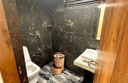 Kurla West Hotel | HOTEL ROYAL PALACE