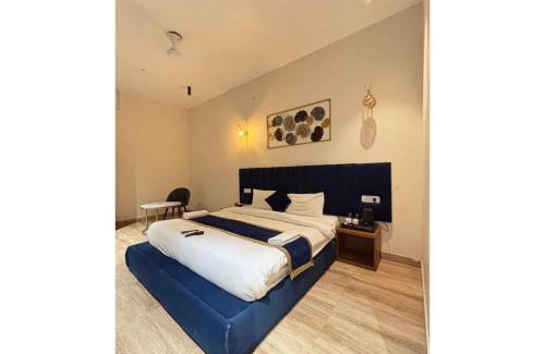 Faizabad House | Hotel Royal Palm Inn होटल रॉयल पाम इन्न