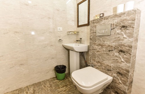 Kirti Nagar Hotel | Hotel Royal Saffron By Majesta Stays