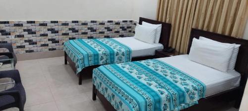 Shahrah-e-Faisal House | Hotel Royal Vista