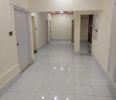 Shahrah-e-Faisal House | Hotel Royal Vista