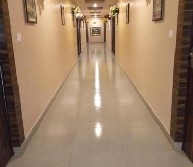 Gomti Nagar Hotel | Hotel S R