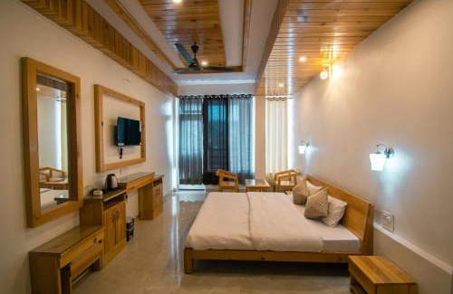 Almora Hotel | Hotel Samrat Inn