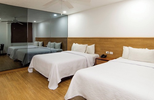 Cuauhtemoc Hotel | Hotel San Lucas