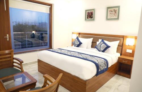 Noida Hotel | Hotel Sandal tree express