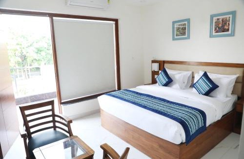 Noida Hotel | Hotel Sandal tree express
