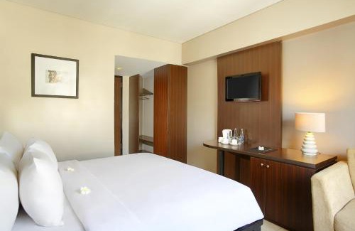 Raya Kuta Hotel | Hotel Santika Kuta