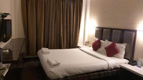 Marine Lines Apartment | HOTEL SAPNA MARINE