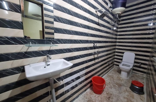 Aligarh Hotel | Hotel Sarlanchal