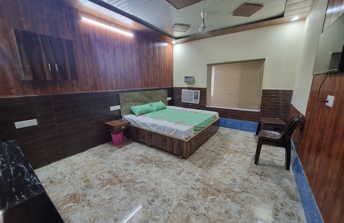 Aligarh Hotel | Hotel Sarlanchal