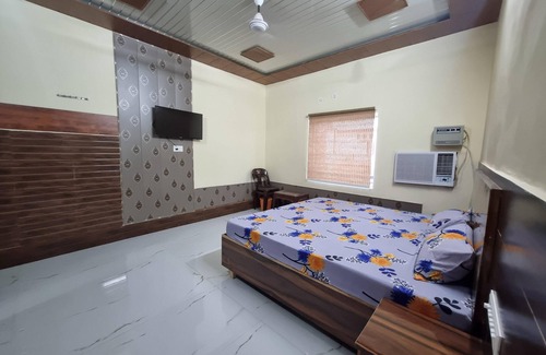 Aligarh Hotel | Hotel Sarlanchal