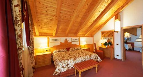 Corvara in Badia Hotel | Hotel Sassongher