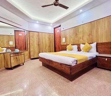 Jangupura Extension Hotel | Hotel Satwah Home Stay Just 10 Minute Away From Nizamuddin Railway Station