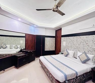 Jangupura Extension Hotel | Hotel Satwah Home Stay Just 10 Minute Away From Nizamuddin Railway Station
