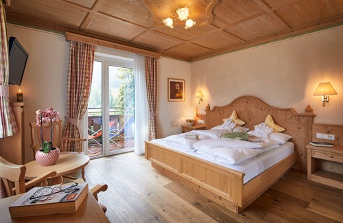 La Villa Hotel | Hotel Savoy