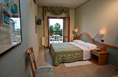 Porto d'Ascoli Hotel | Hotel Sayonara